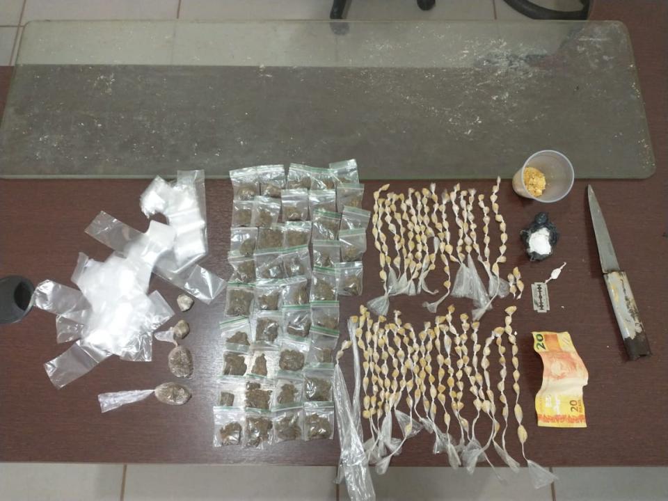 Foto 3 de 3 — Polícia prende trio com drogas, celulares e objetos para tráfico em Boa Esperança do Sul